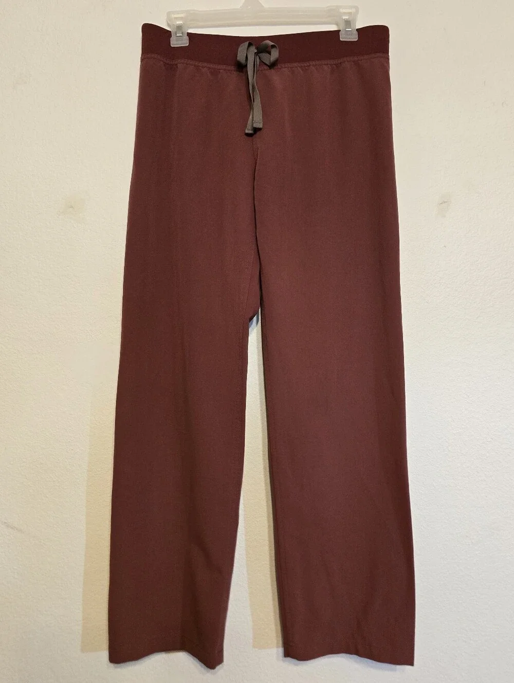 FIGS Burgundy Scrub Set - Casma 3-Pocket Top (M) & Livingston Pants (S) - Picture 7 of 10